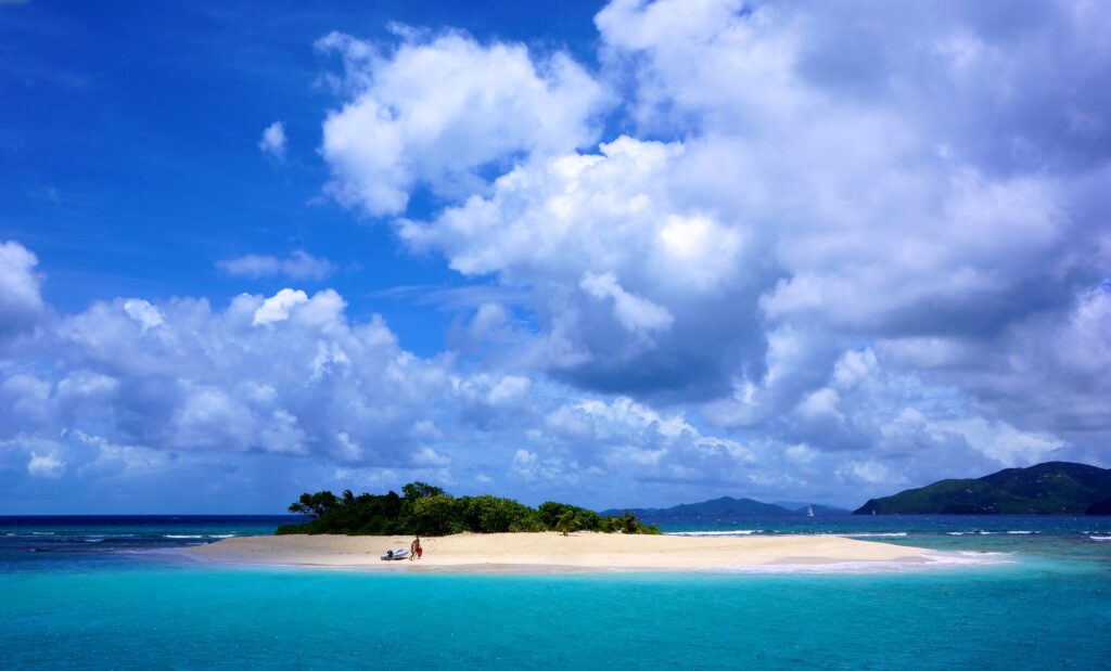 Step ashore on the tiny desert Island. Sandy Spit is one of BVI’s tiny islets and a small piece of paradise. Drop anchor off the sandy beach and enjoy a brief walk and a swim on this stunning desert island.