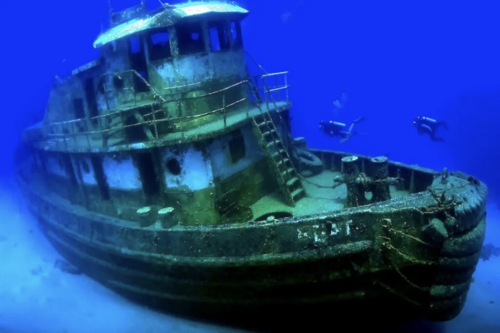 Wreck Alley Dive Site near Salt Island and Cooper Island, British Virgin Islands