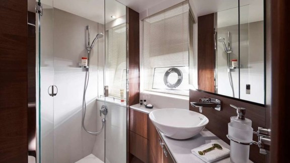 Image of CHAMELEON 3 yacht #14