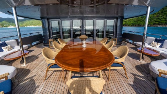 Aft deck dining