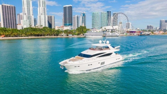 Image of NO CURFEW yacht #10