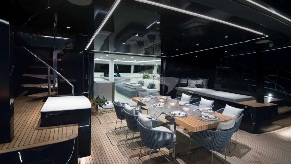 Deck Dining