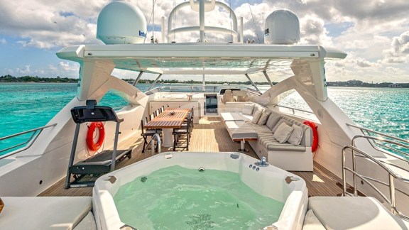 Deck Jacuzzi