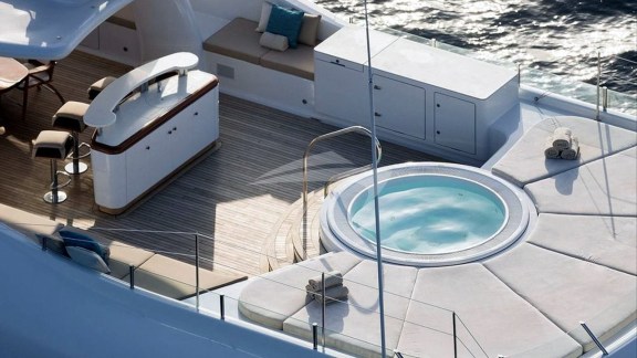 Deck Jacuzzi