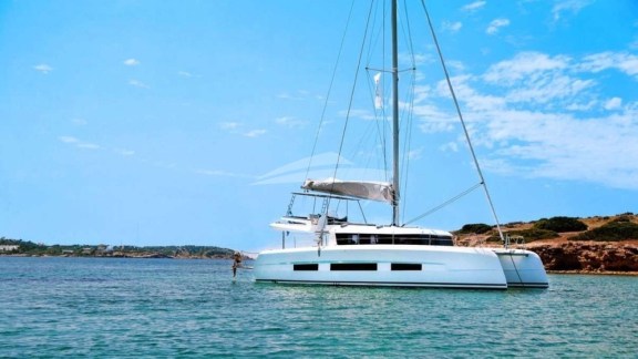 Image of WALK'N ON SUNSHINE yacht #10