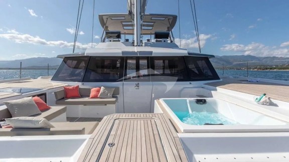 Deck Jacuzzi