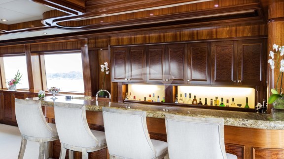 Image of FAR FROM IT yacht #21