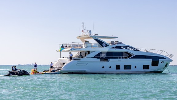 Image of 4 PLAY yacht #27