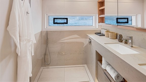 BGYB_Charter_Catamaran_Lagoon77_MANEETNOCTE_Photo12