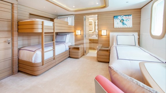 TRIPLE STATEROOM (2)