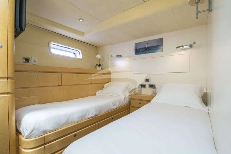 Twin Cabin
