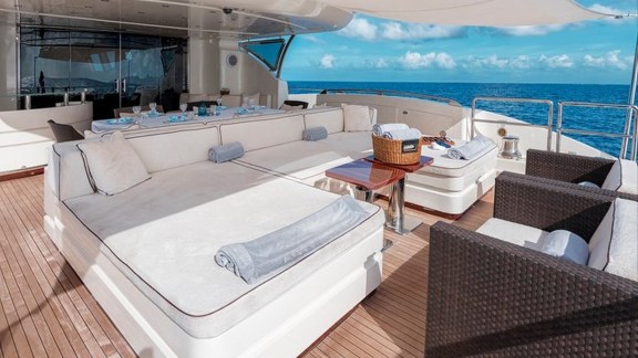 Aft Deck Seating