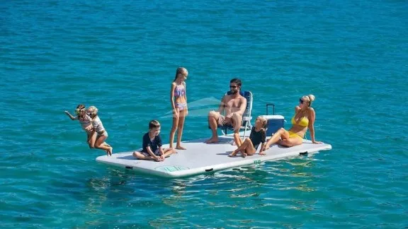 Floating Mar