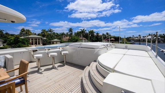 Deck Jacuzzi