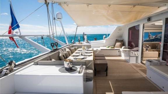 MAGIC_CAT_Sailing_Catamaran_004