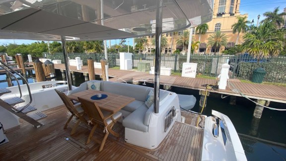 Image of LAGO PARADISE yacht #4