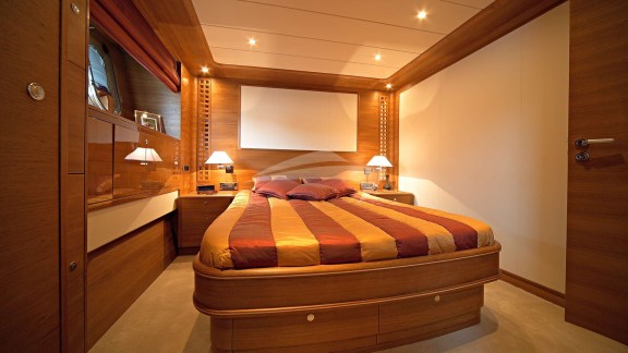 VIP double cabin