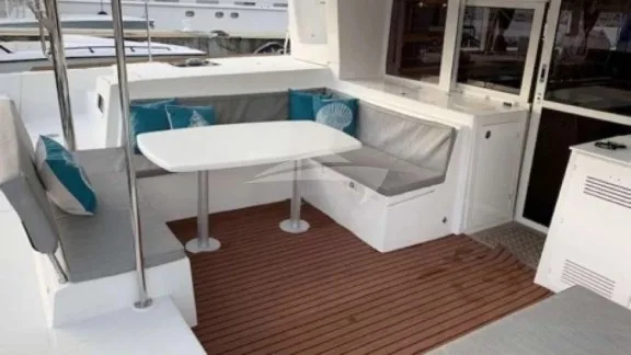 Cockpit dining area