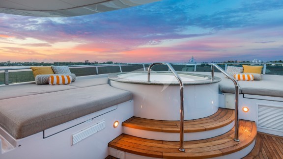 Image of CARTE BLANCHE yacht #26