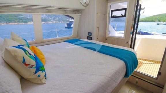 Image of BAREFOOT COWBOY yacht #12