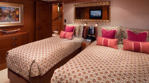 Image of HOSPITALITY yacht #12
