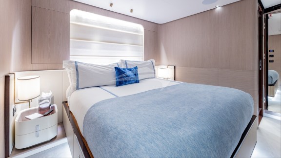 Guest Stateroom, Starboard Queen