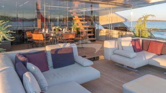 Aft Deck Seating