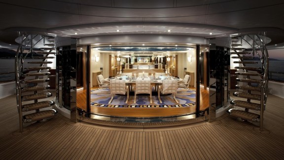Aft Deck into Salon