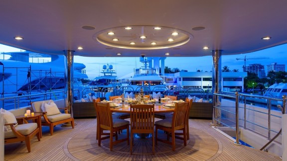 Image of FAR FROM IT yacht #26