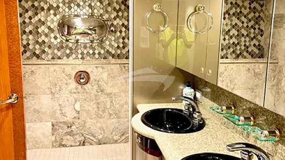 Image of CHASER yacht #9