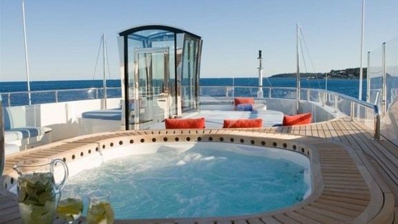 Deck Jacuzzi