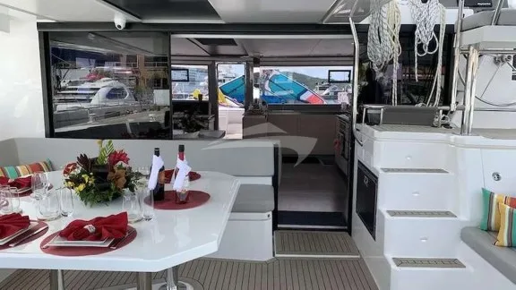 Cockpit to Salon