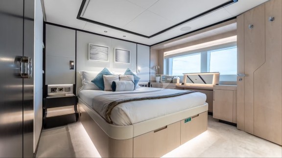 Image of OPTIMISM yacht #8