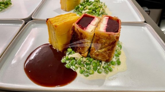Vegetarian beet wellington