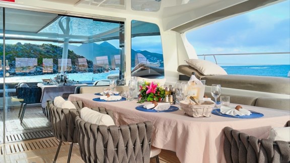 FW cockpit table - N. Claris pic