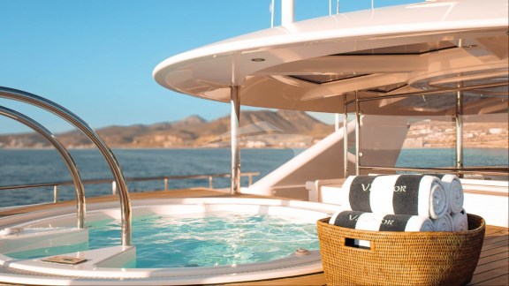 Image of VALINOR yacht #22