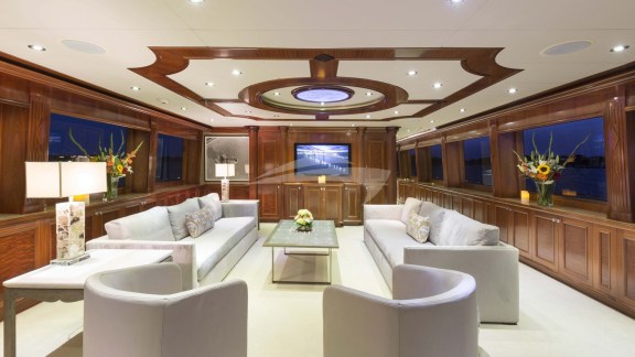 Image of FAR FROM IT yacht #3