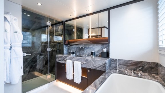 Master stateroom en suite