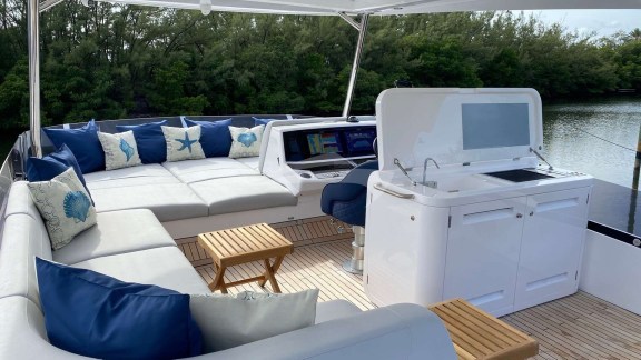 Image of LAGO PARADISE yacht #11