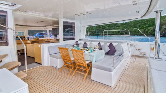 Aft Cockpit lounging and dining area