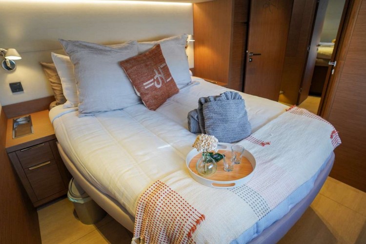 JUSTIFIED HORIZONS Guest Cabin