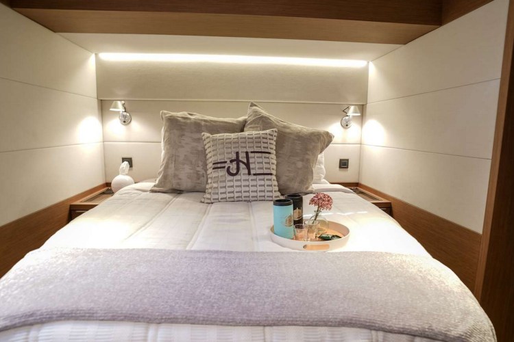 JUSTIFIED HORIZONS Guest Cabin
