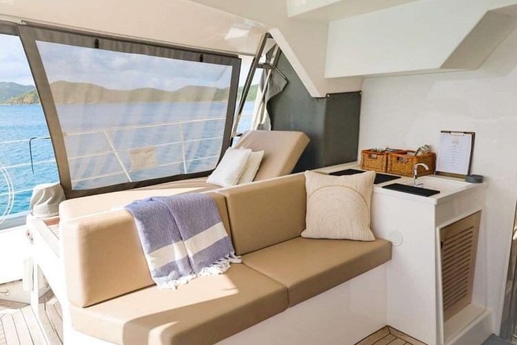 ALLURE Aft Deck Seating