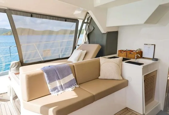 ALLURE Aft Deck Seating