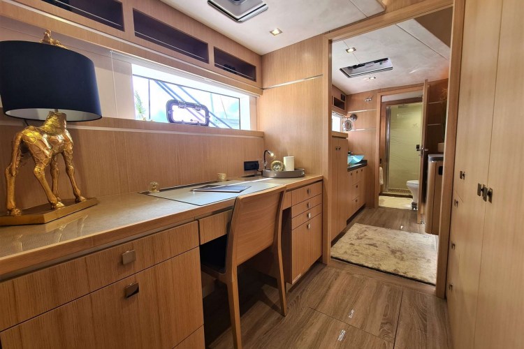 ALLURE Master Cabin Desk