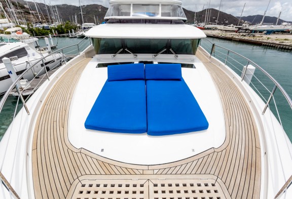 ANGEL EYES Foredeck