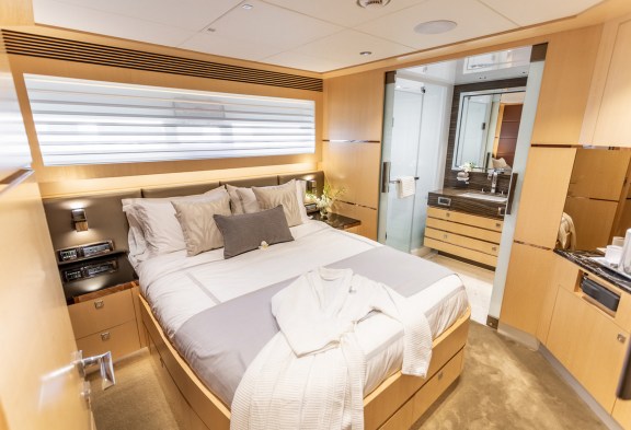 ANGEL EYES Guest Cabin