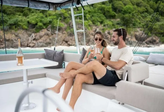 APRICITY Flybridge Lounging