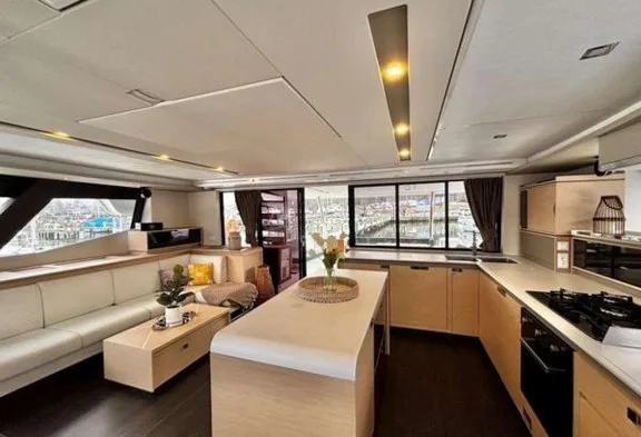BACCHUS Interior