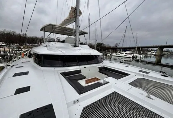 BACCHUS Foredeck